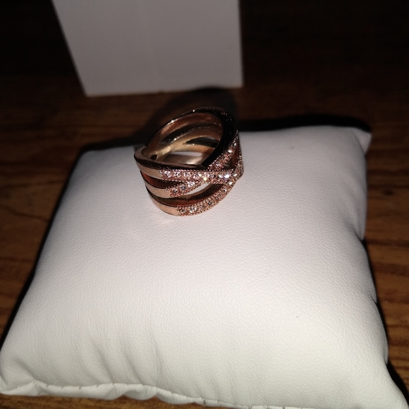 Ring - Picture 3 of 4